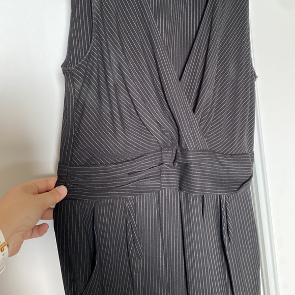 DKNYC Pinstripe cinched waist with deep v neck and pockets - Picture 2 of 5